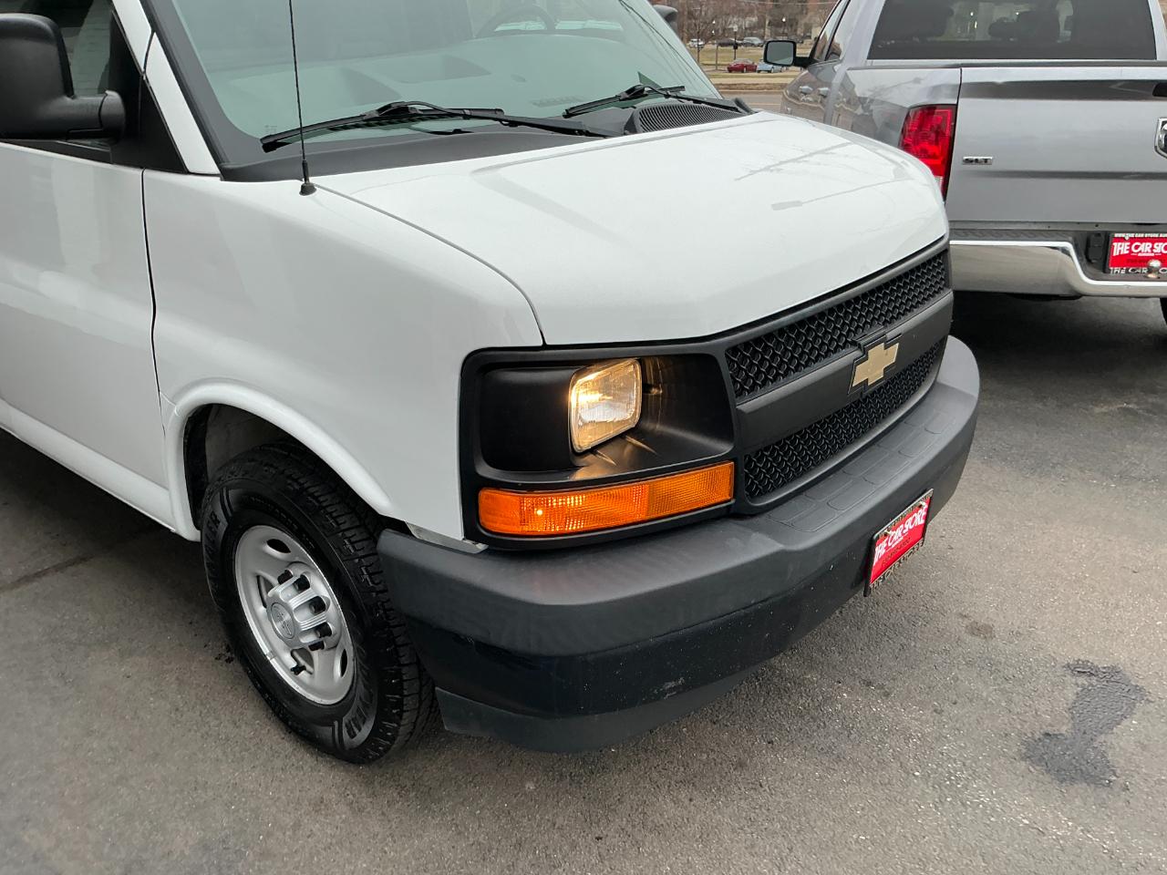 Chevrolet Express Cargo Van RWD 2500 135" 2017