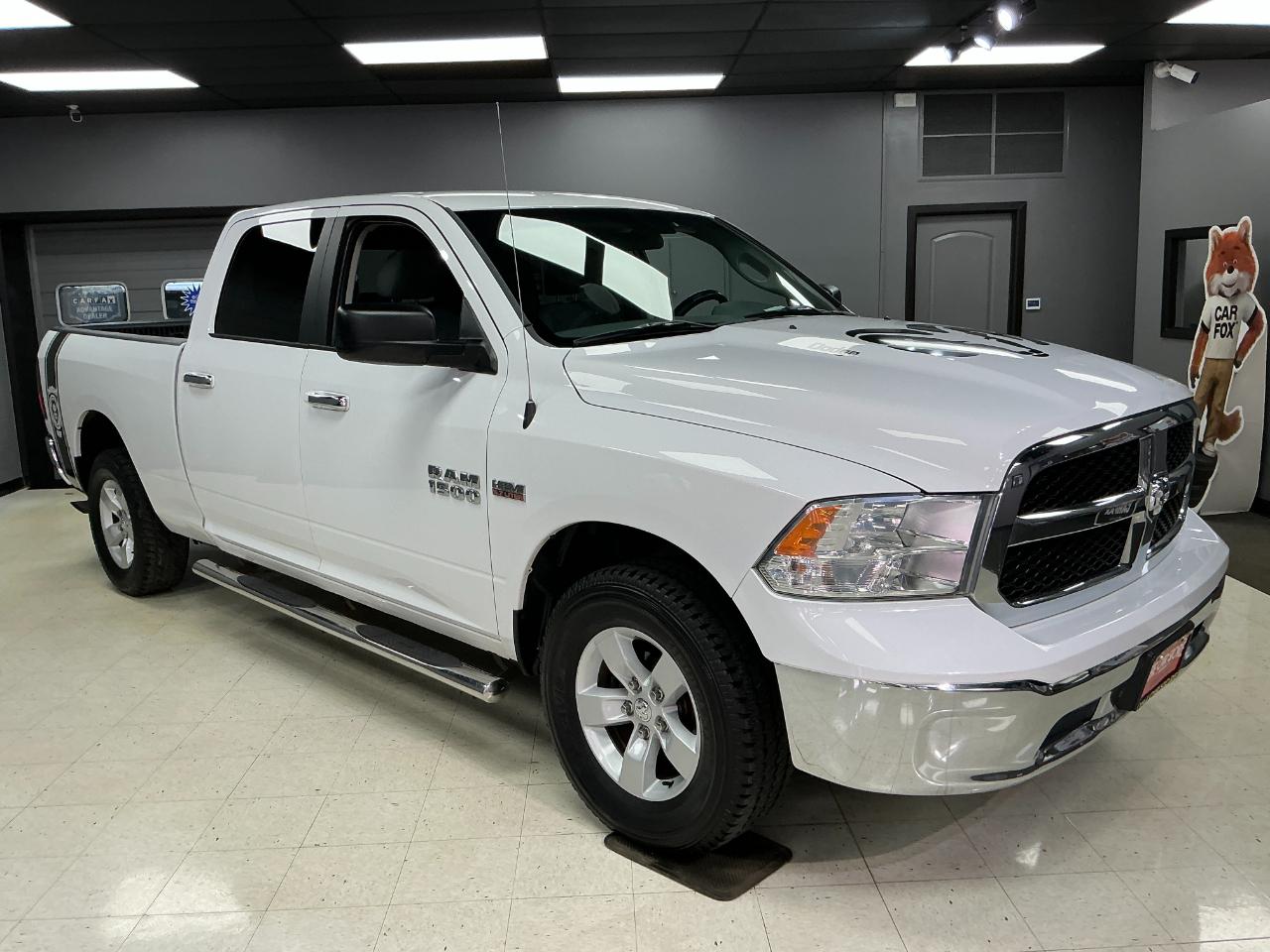 RAM 1500 SLT 4x4 Crew Cab 6'4" Box 2017