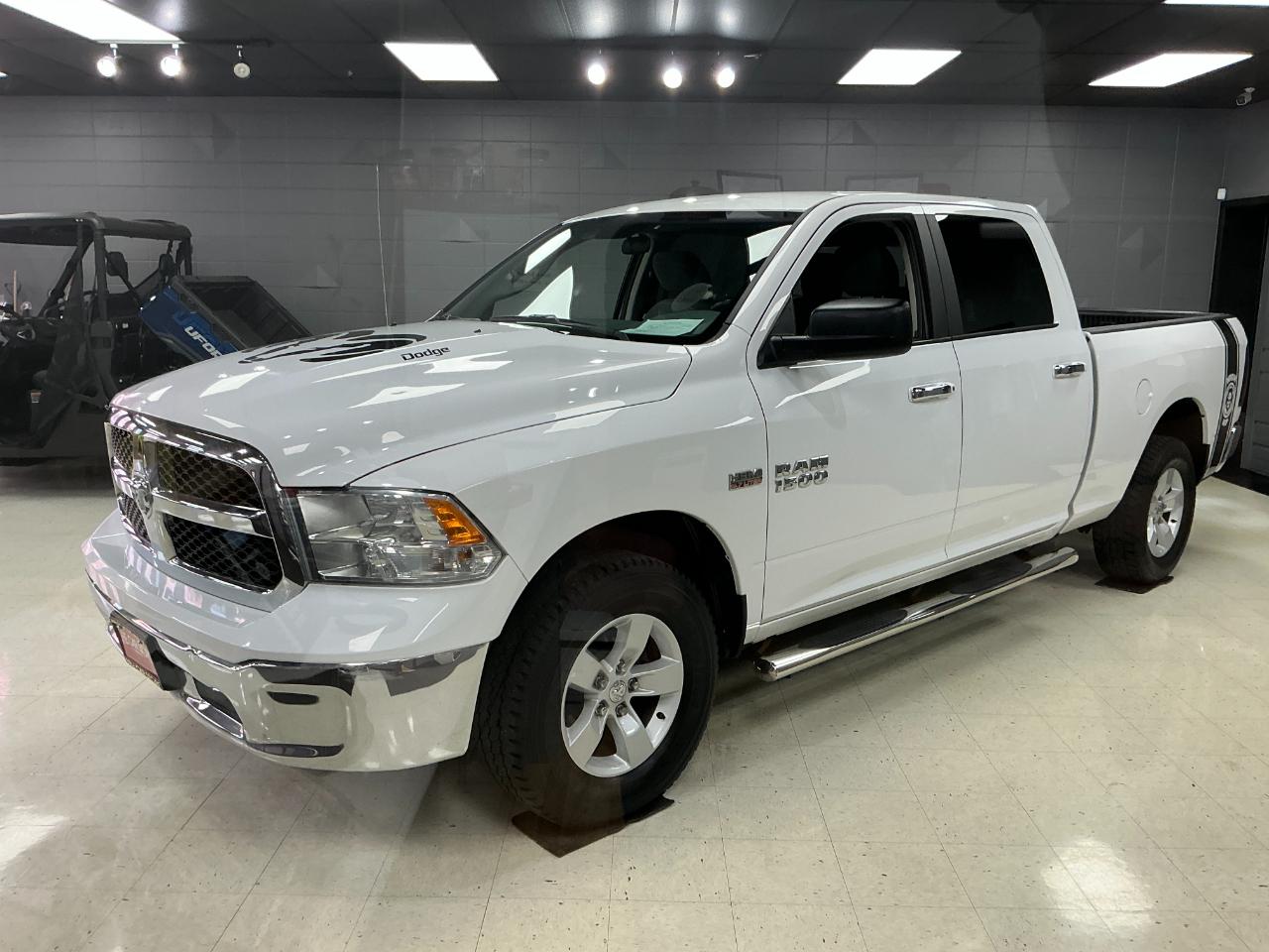 RAM 1500 SLT 4x4 Crew Cab 6'4" Box 2017