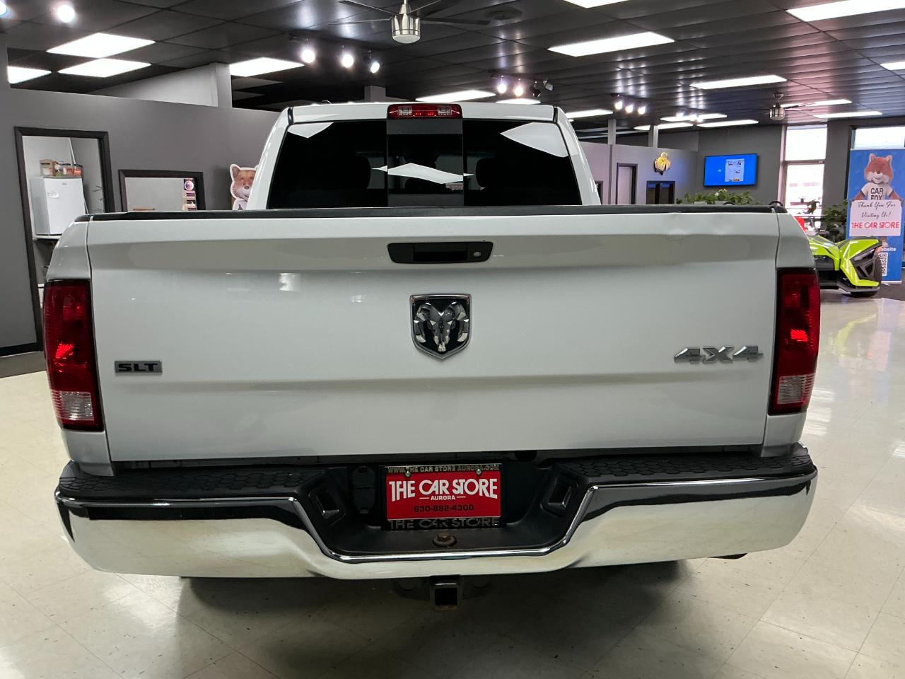 RAM 1500 SLT 4x4 Crew Cab 6'4" Box 2017