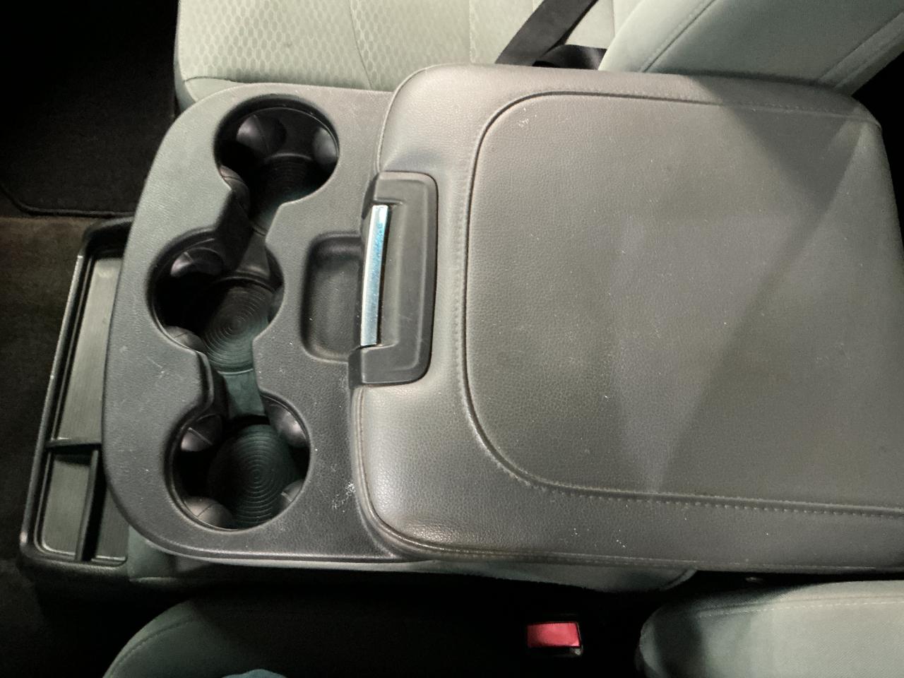 RAM 1500 SLT 4x4 Crew Cab 6'4" Box 2017