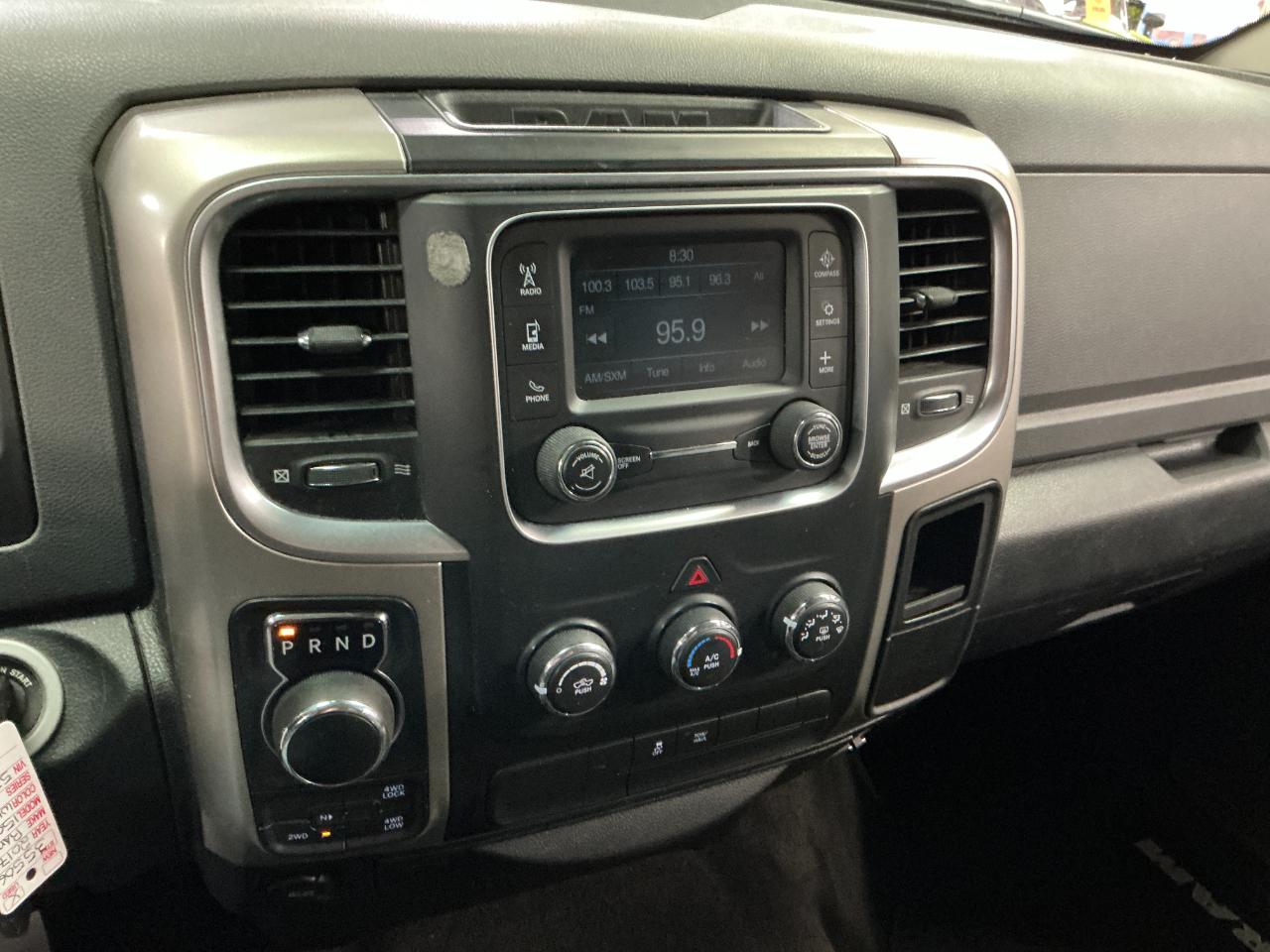 RAM 1500 SLT 4x4 Crew Cab 6'4" Box 2017