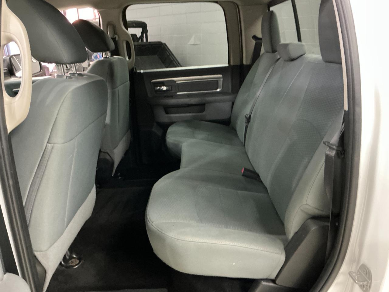 RAM 1500 SLT 4x4 Crew Cab 6'4" Box 2017