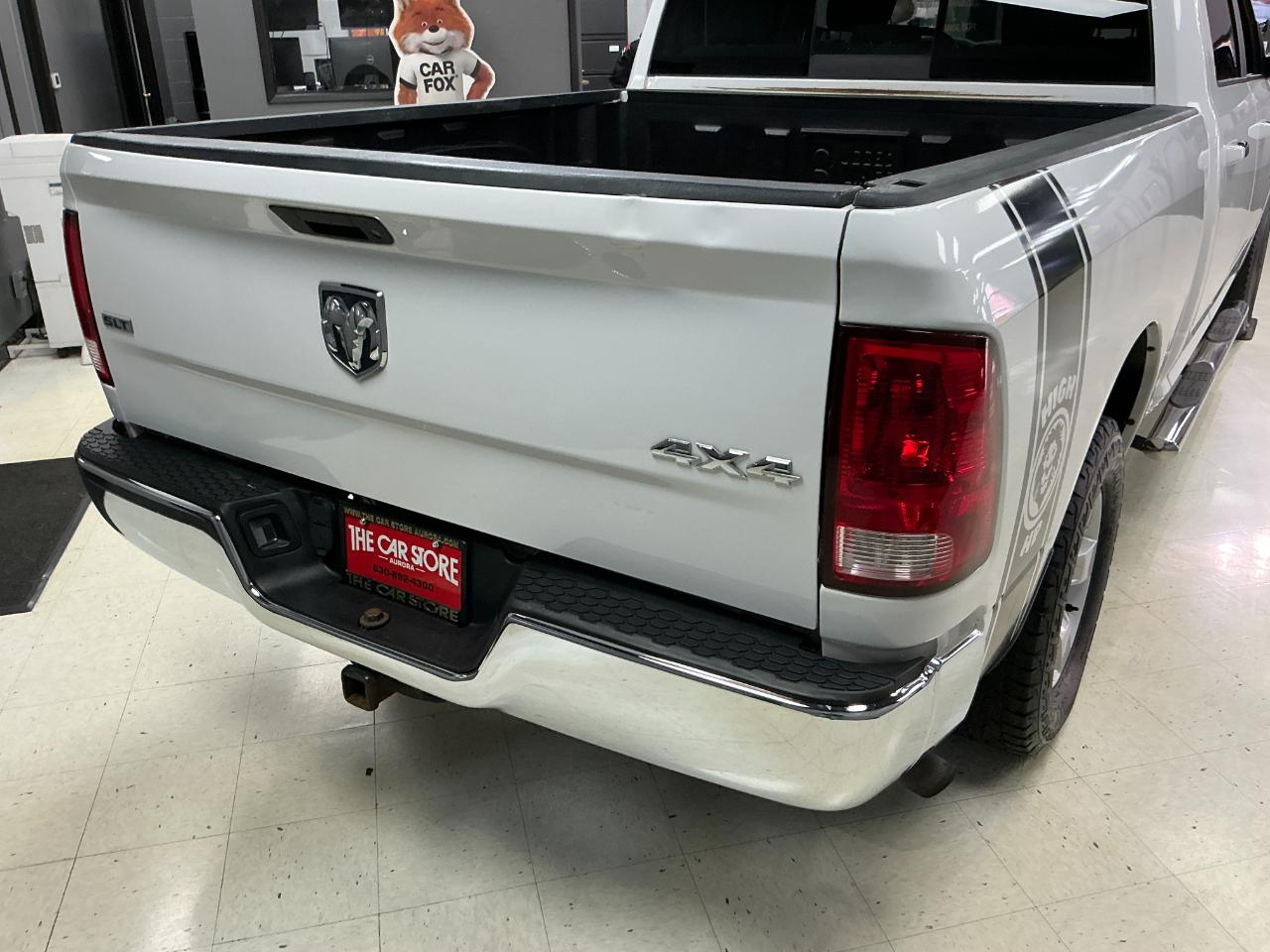 RAM 1500 SLT 4x4 Crew Cab 6'4" Box 2017