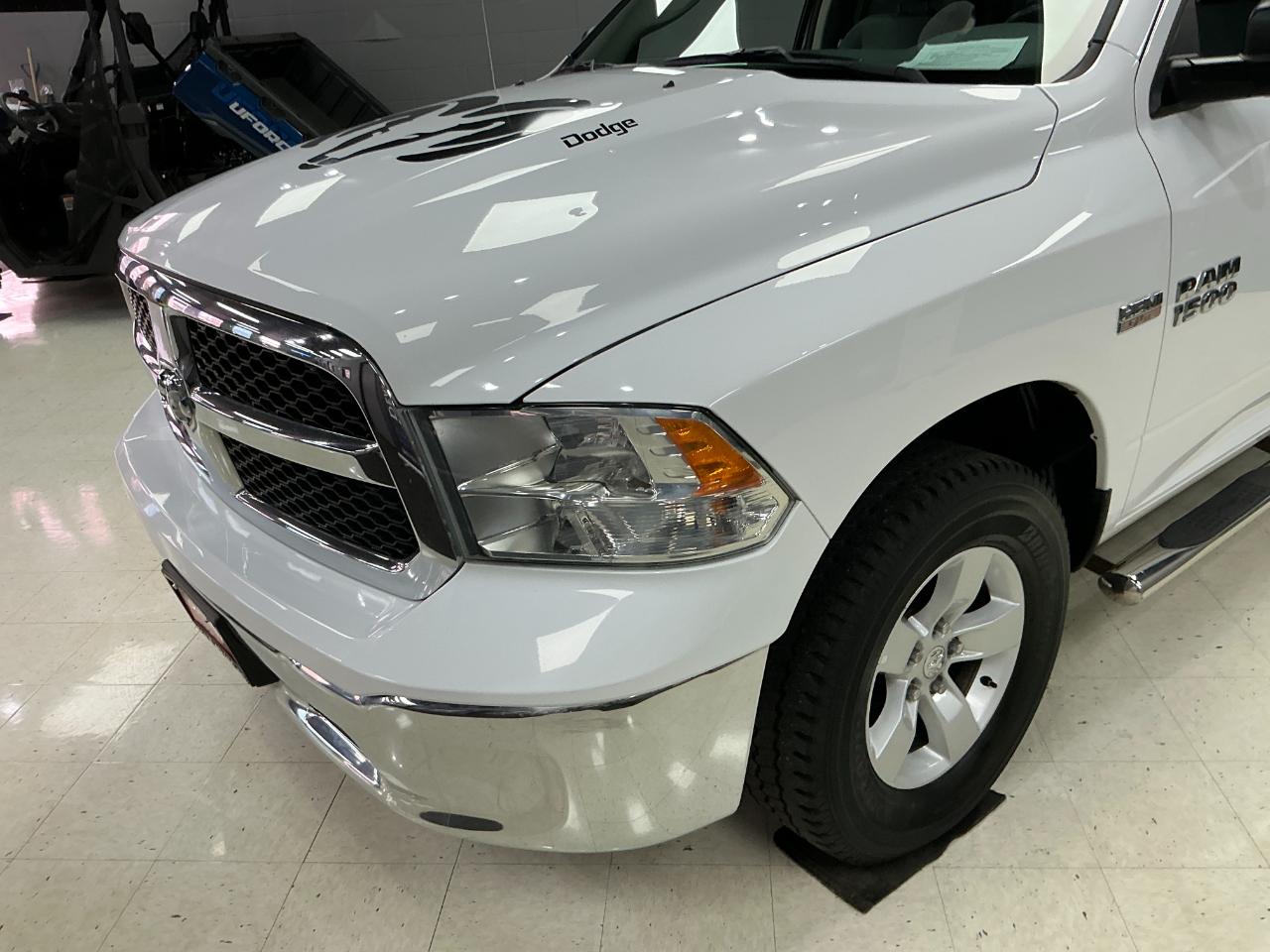 RAM 1500 SLT 4x4 Crew Cab 6'4" Box 2017