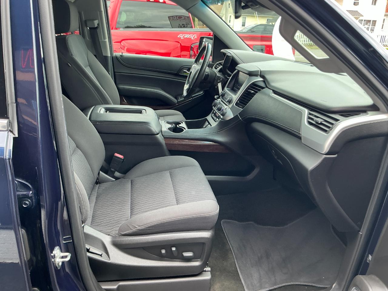GMC Yukon 4WD 4dr SLE 2018