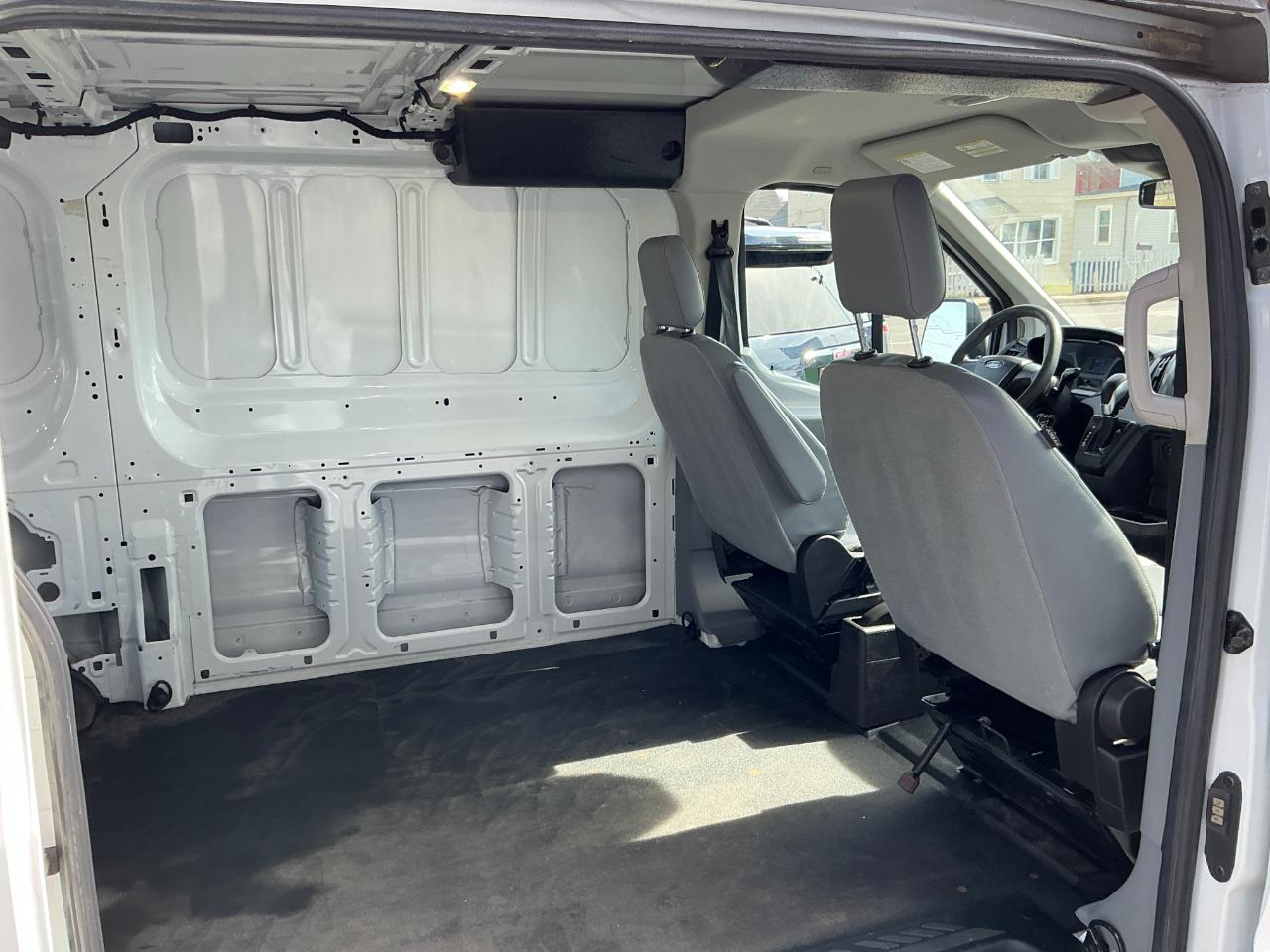 Ford Transit Van T-150 130" Low Rf 8600 GVWR Sliding RH Dr 2018