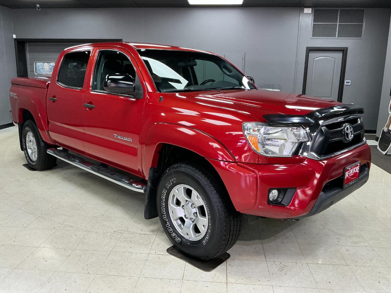 Toyota Tacoma 4WD Double Cab V6 AT (Natl) 2015