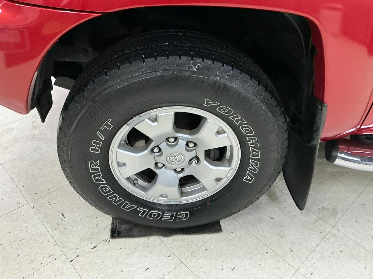 Toyota Tacoma 4WD Double Cab V6 AT (Natl) 2015