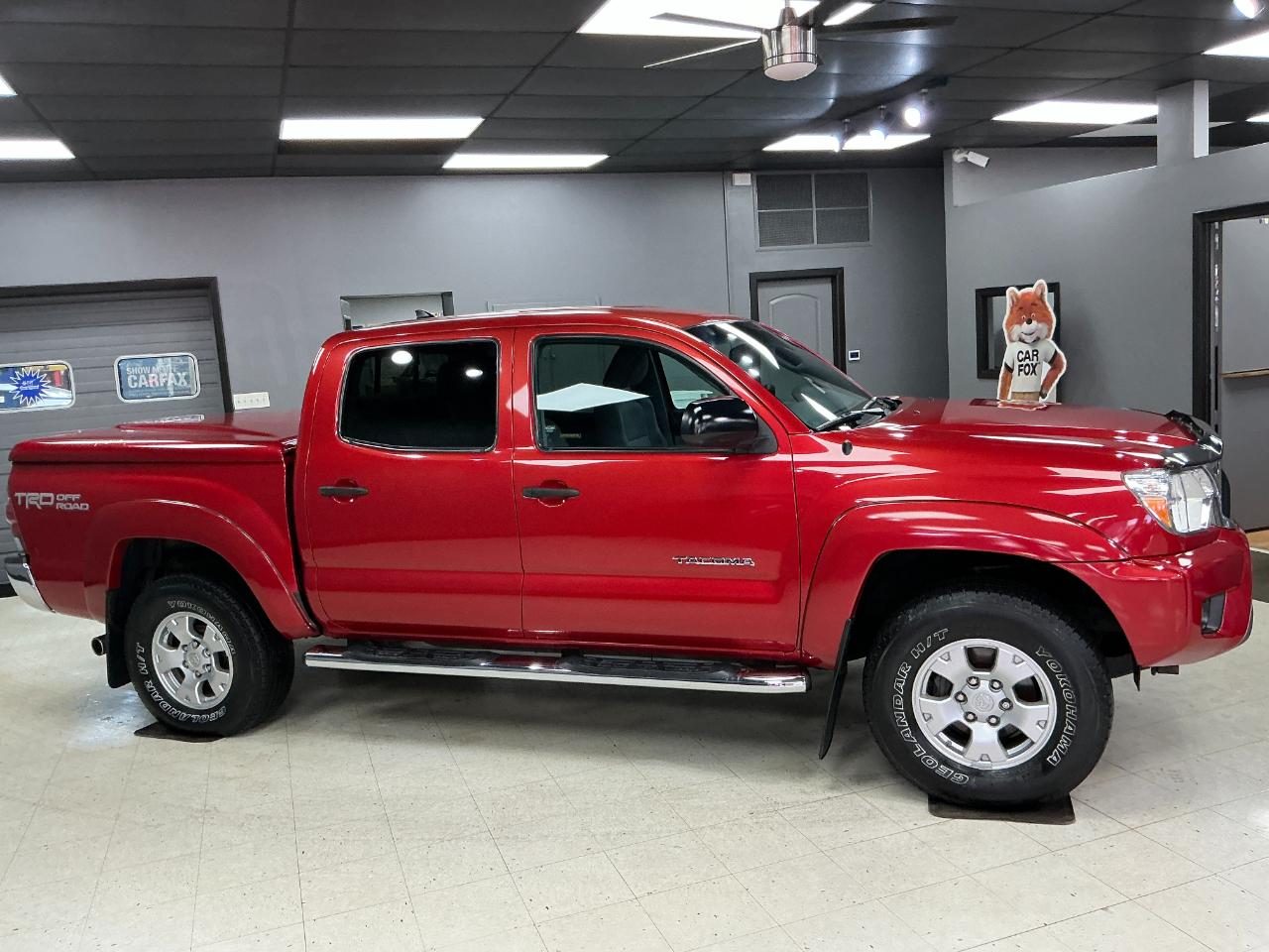 Toyota Tacoma 4WD Double Cab V6 AT (Natl) 2015