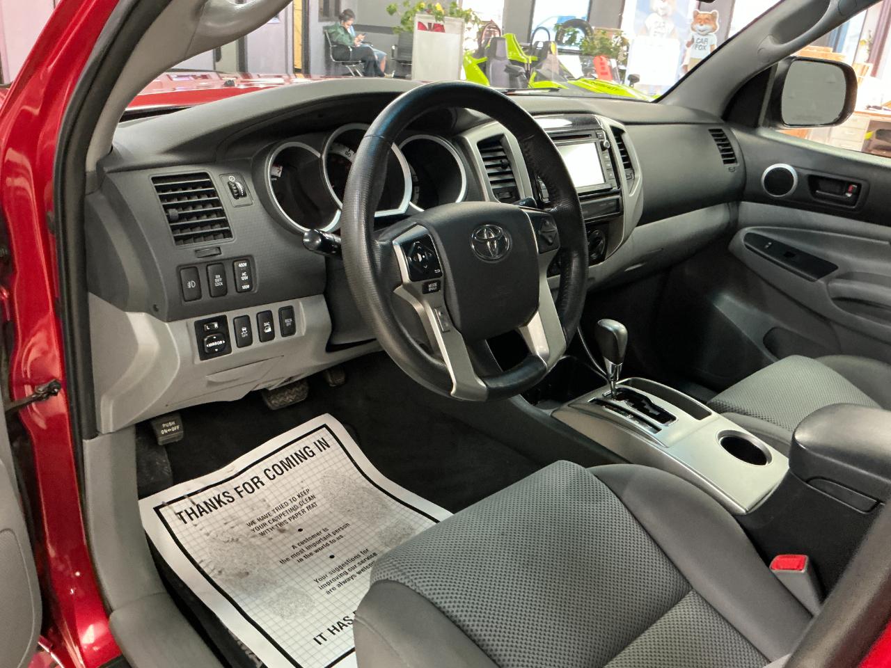 Toyota Tacoma 4WD Double Cab V6 AT (Natl) 2015