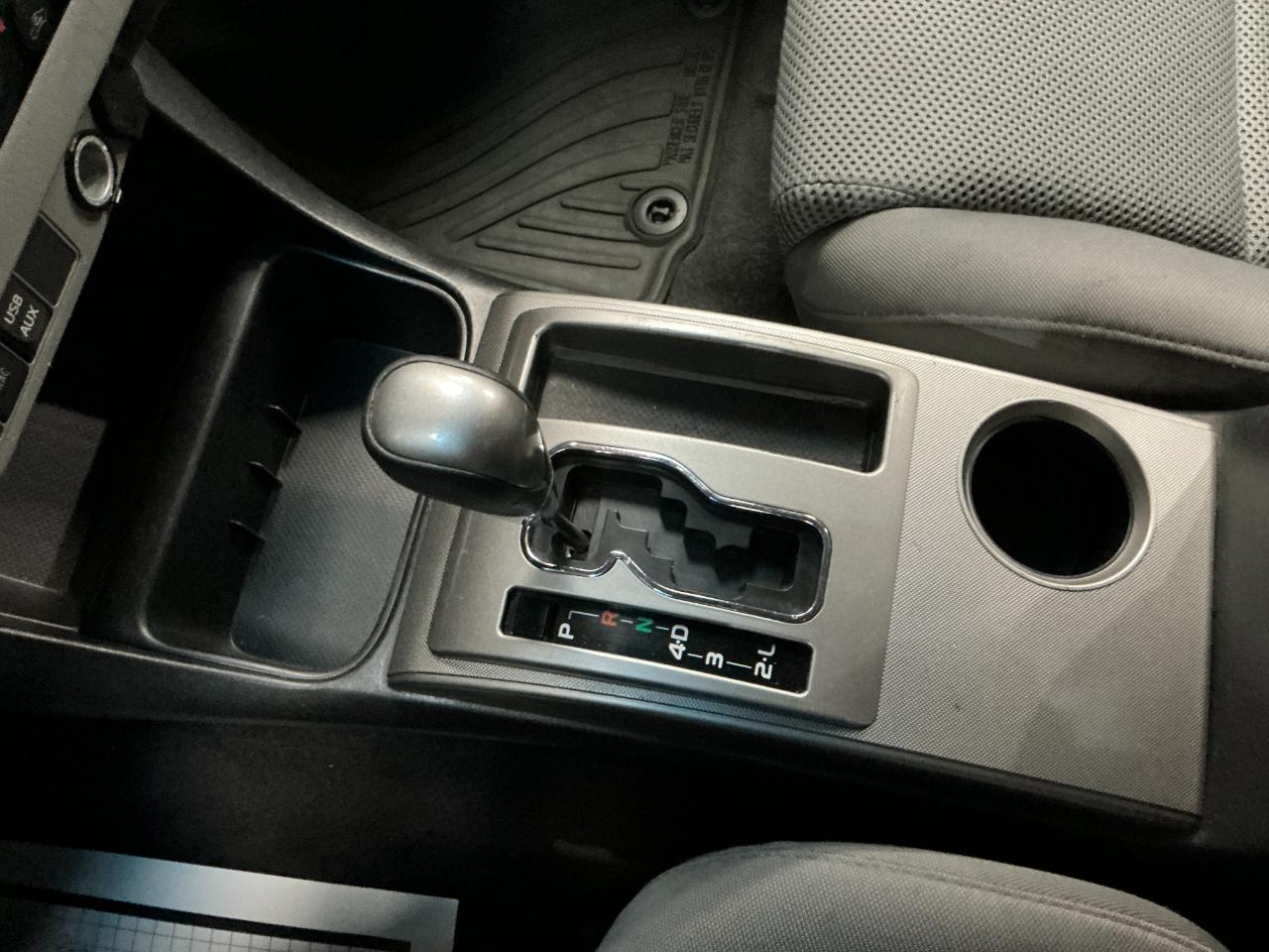 Toyota Tacoma 4WD Double Cab V6 AT (Natl) 2015