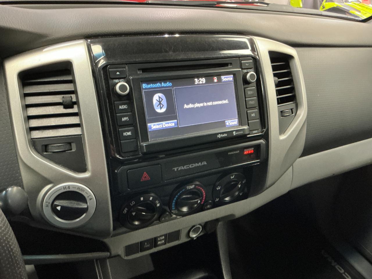 Toyota Tacoma 4WD Double Cab V6 AT (Natl) 2015