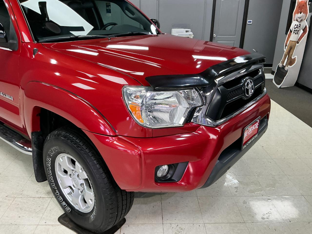 Toyota Tacoma 4WD Double Cab V6 AT (Natl) 2015