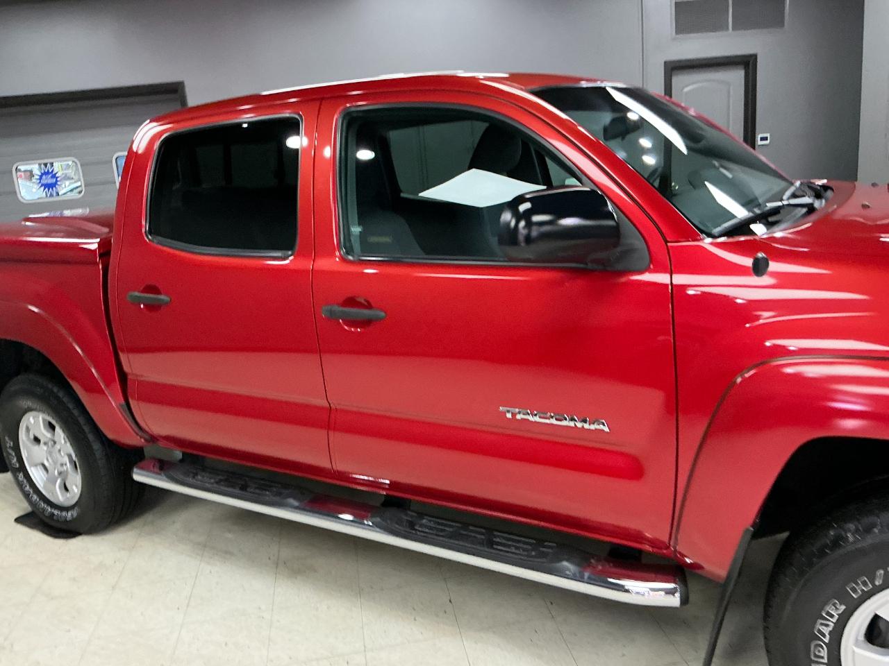 Toyota Tacoma 4WD Double Cab V6 AT (Natl) 2015