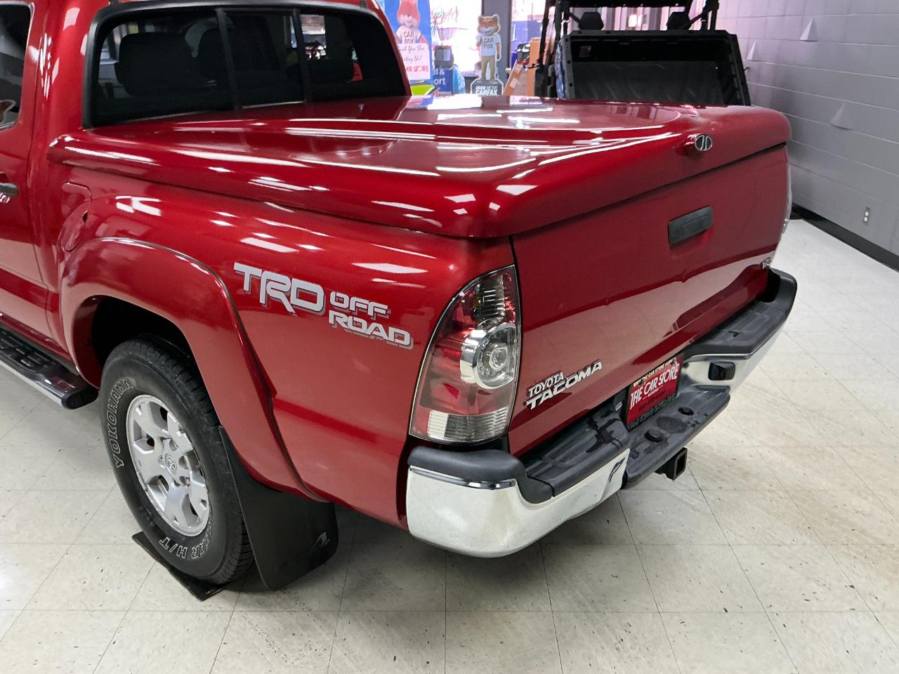 Toyota Tacoma 4WD Double Cab V6 AT (Natl) 2015