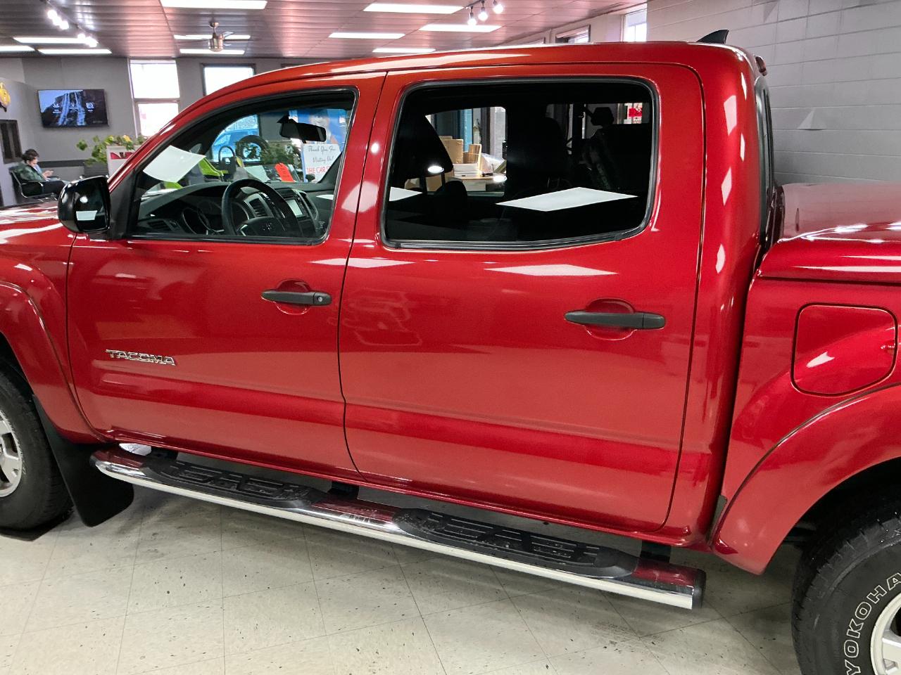 Toyota Tacoma 4WD Double Cab V6 AT (Natl) 2015