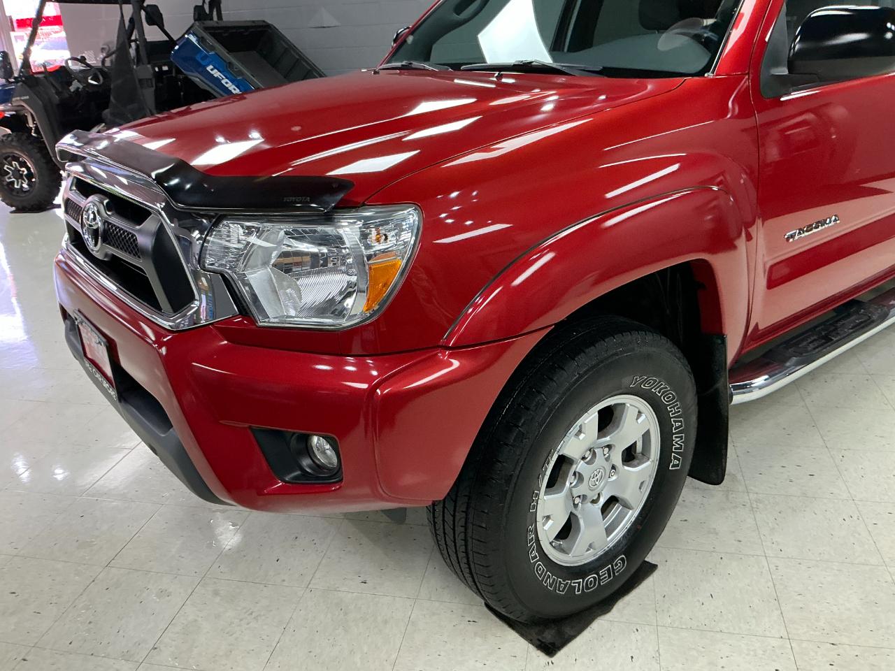 Toyota Tacoma 4WD Double Cab V6 AT (Natl) 2015