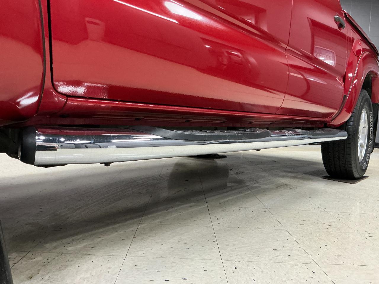 Toyota Tacoma 4WD Double Cab V6 AT (Natl) 2015