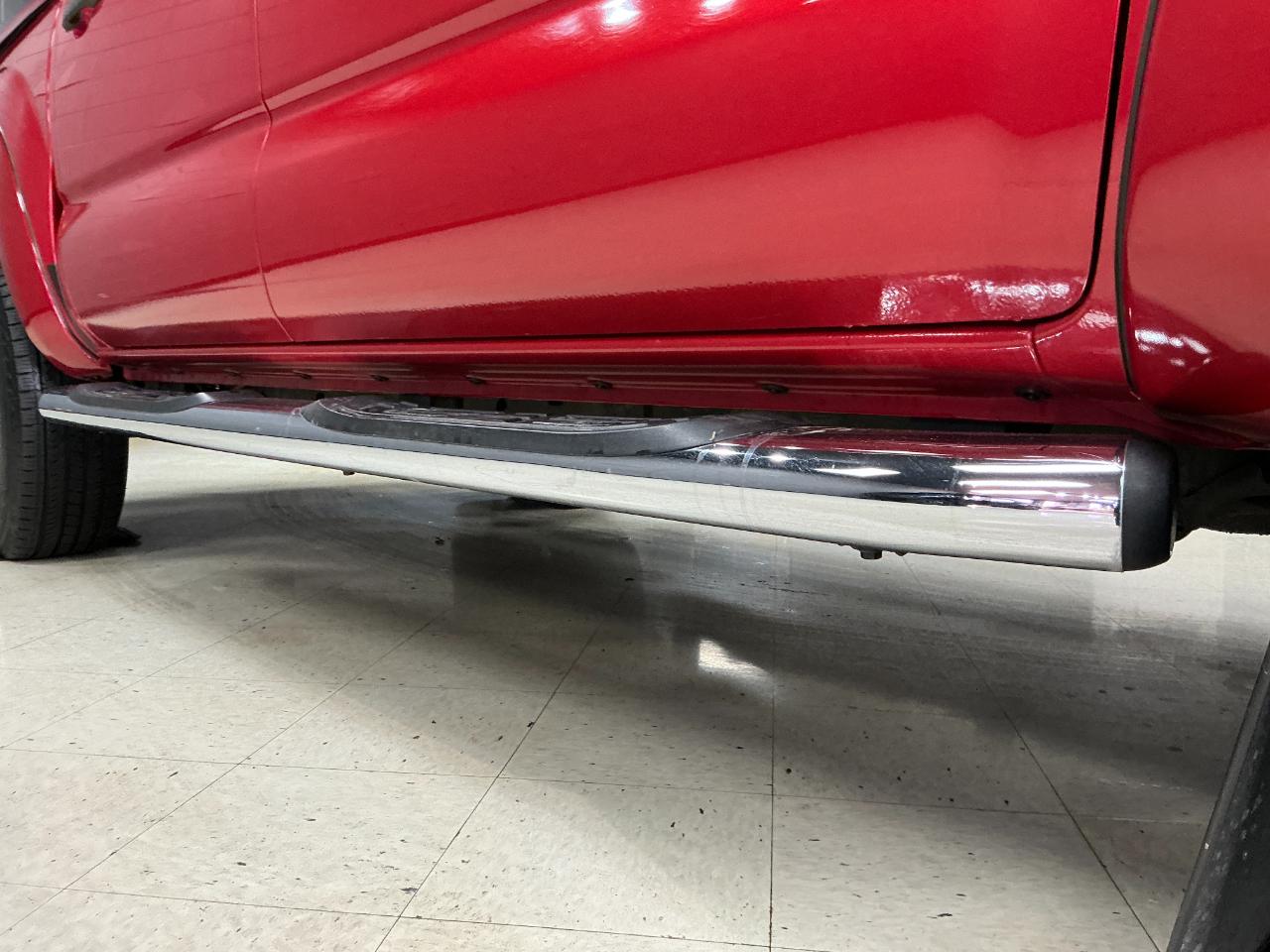 Toyota Tacoma 4WD Double Cab V6 AT (Natl) 2015