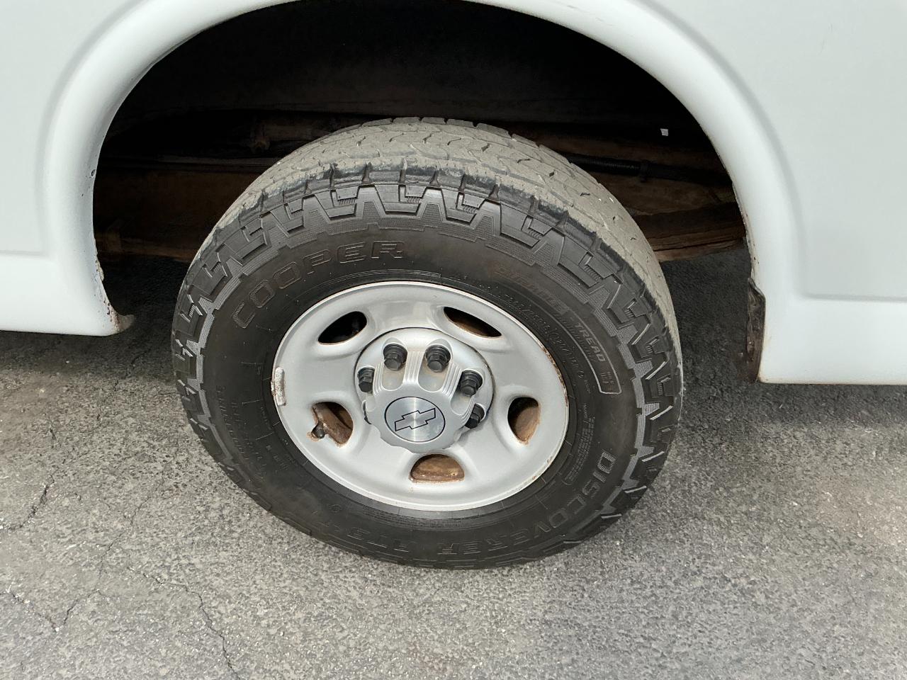 Chevrolet Express Cargo Van RWD 2500 135" 2016