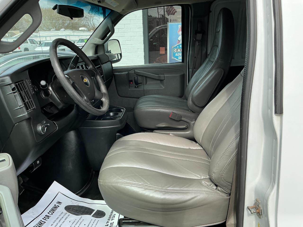 Chevrolet Express Cargo Van RWD 2500 135" 2016