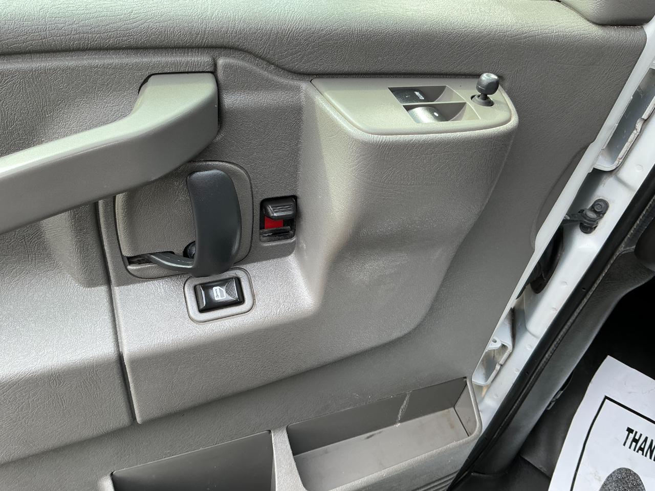 Chevrolet Express Cargo Van RWD 2500 135" 2016