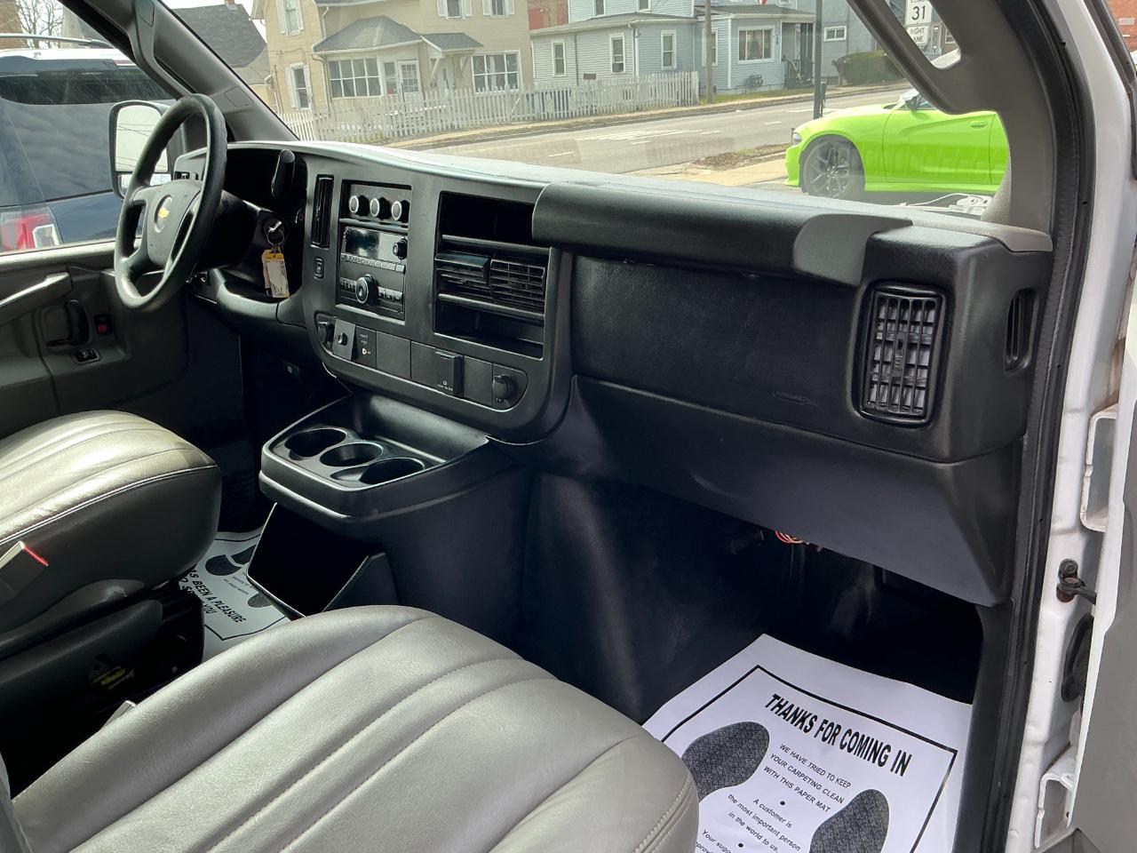 Chevrolet Express Cargo Van RWD 2500 135" 2016