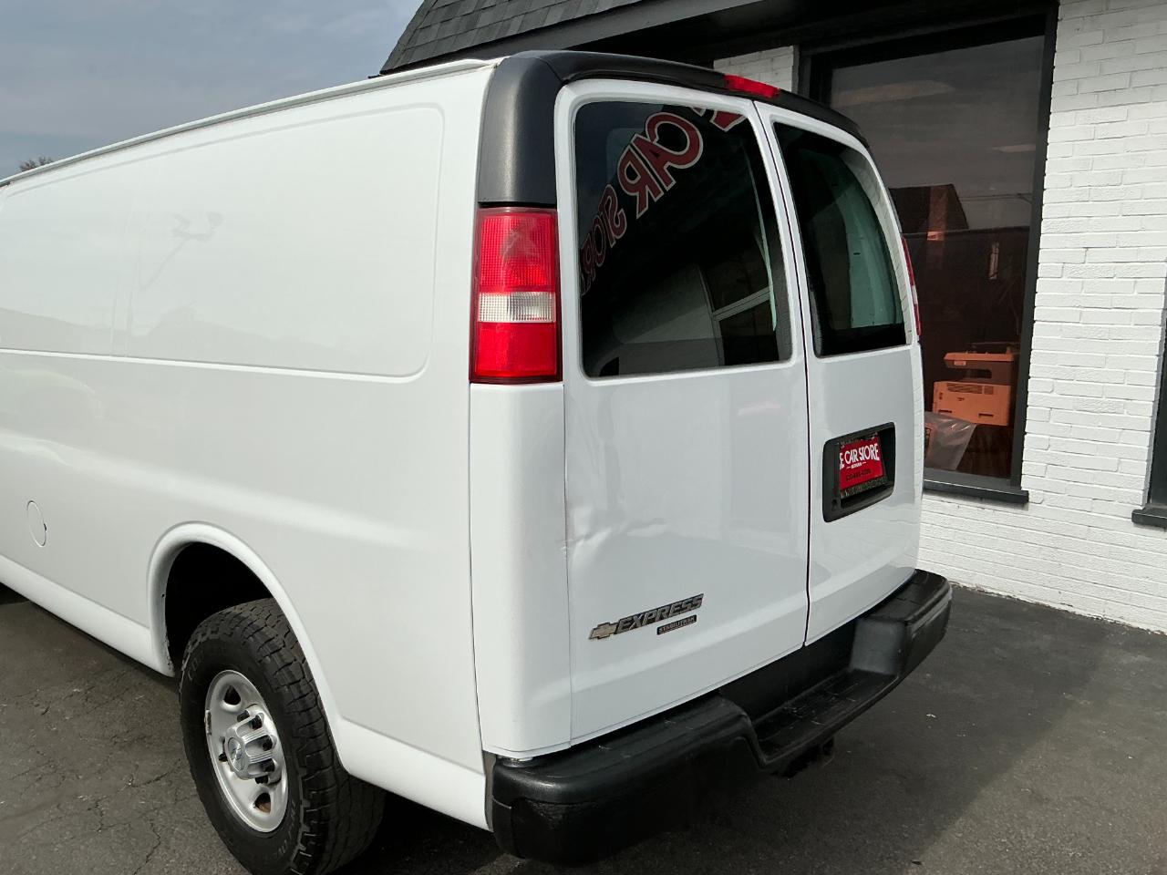 Chevrolet Express Cargo Van RWD 2500 135" 2016