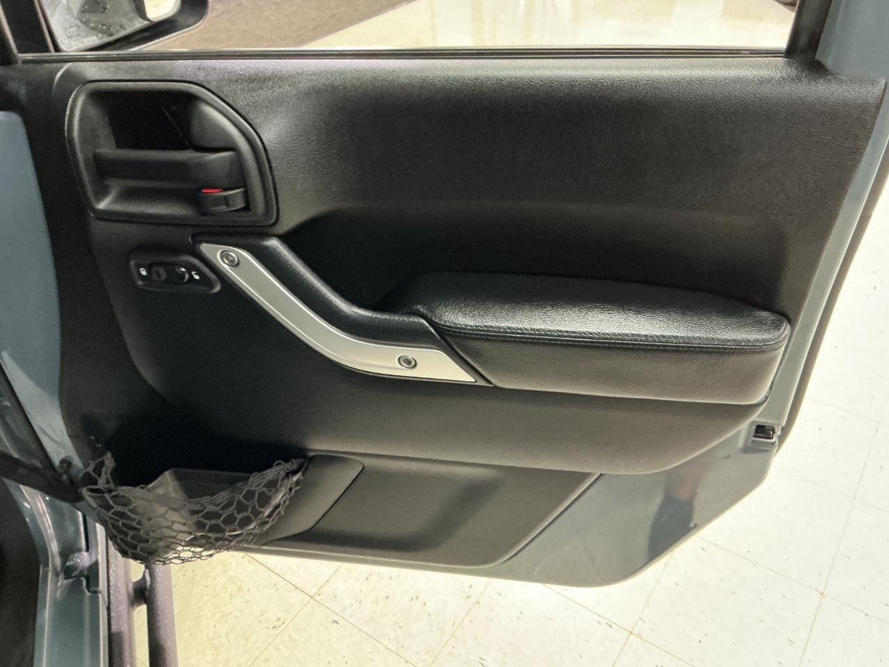 Jeep Wrangler Unlimited 4WD 4dr Rubicon 10th Anniversary 2013