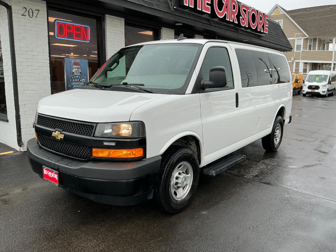 Chevrolet Express Passenger RWD 2500 135" LS 2023