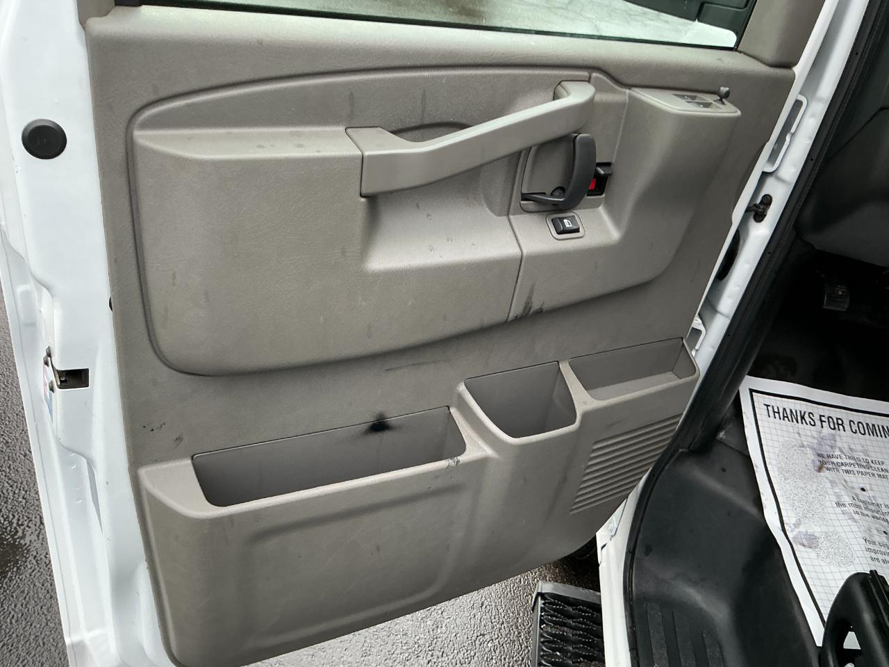 Chevrolet Express Passenger RWD 2500 135" LS 2023