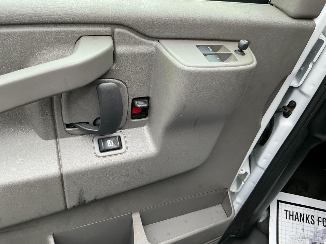 Chevrolet Express Passenger RWD 2500 135" LS 2023