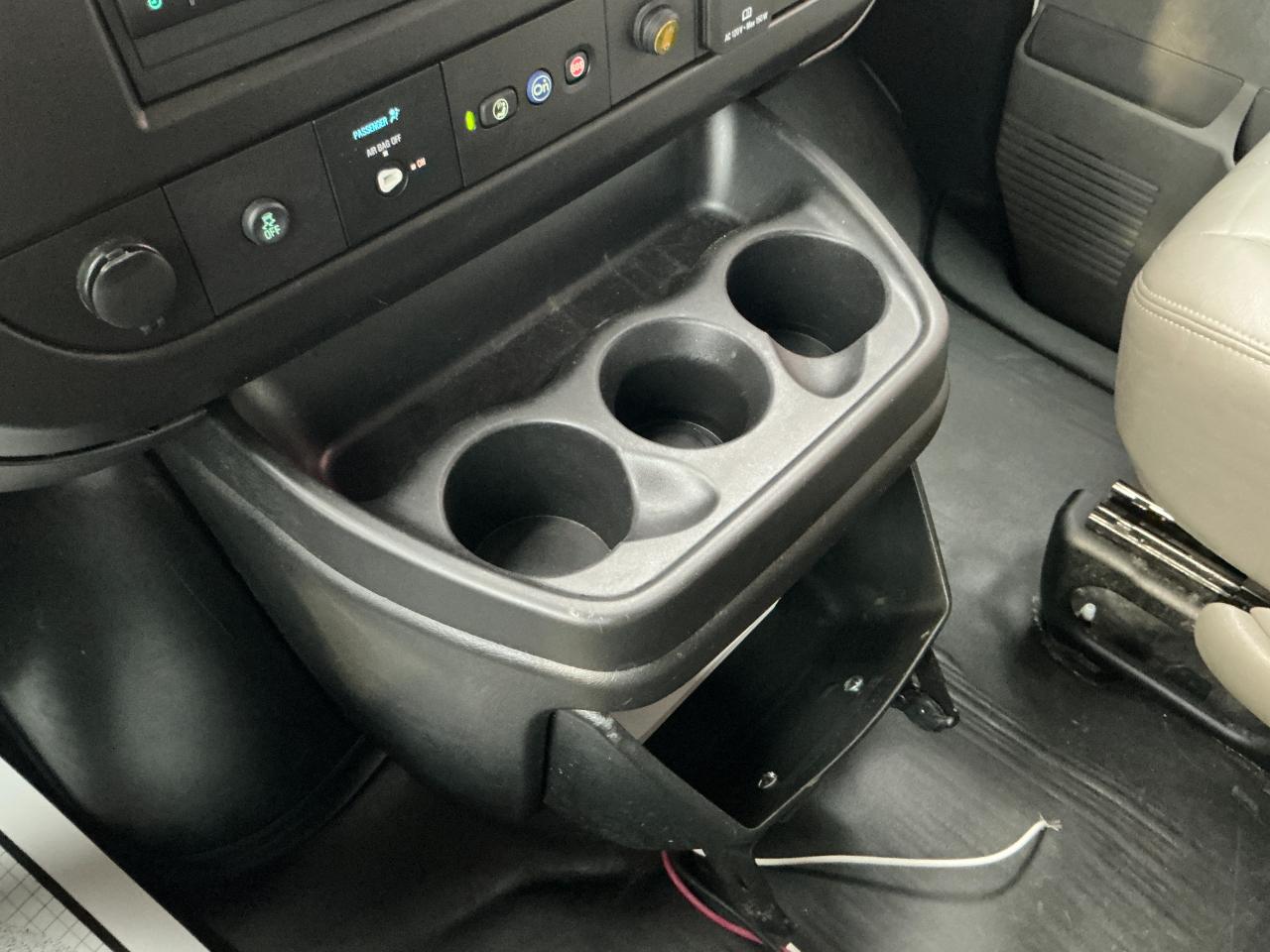 Chevrolet Express Passenger RWD 2500 135" LS 2023