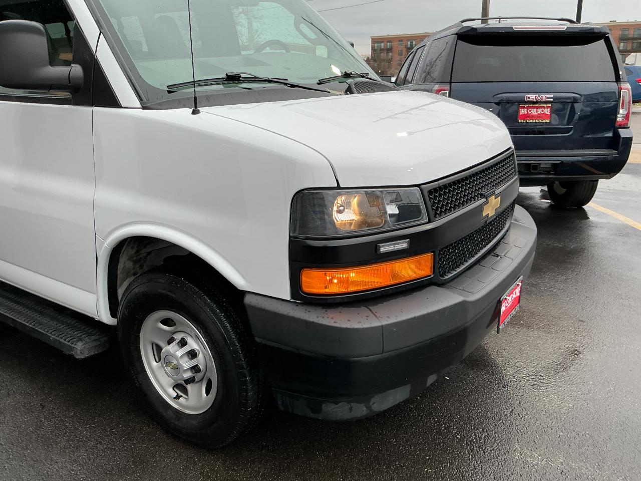 Chevrolet Express Passenger RWD 2500 135" LS 2023