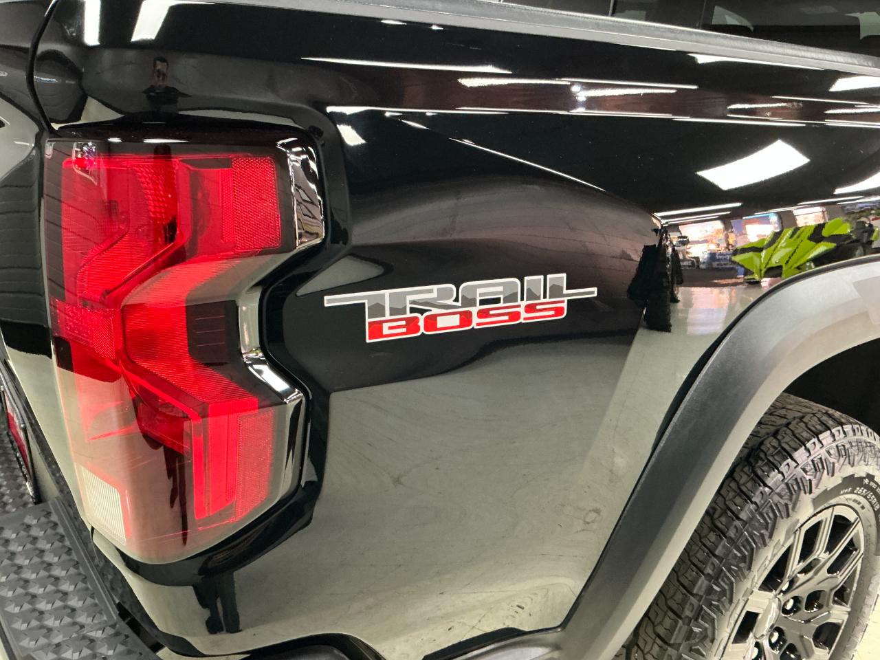 Chevrolet Colorado 4WD Crew Cab Trail Boss 2024