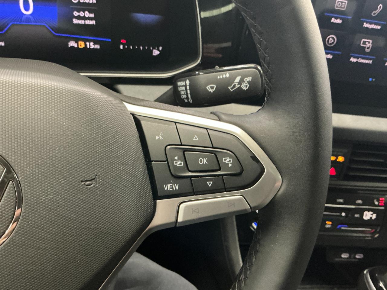 Volkswagen Jetta SE Auto 2025