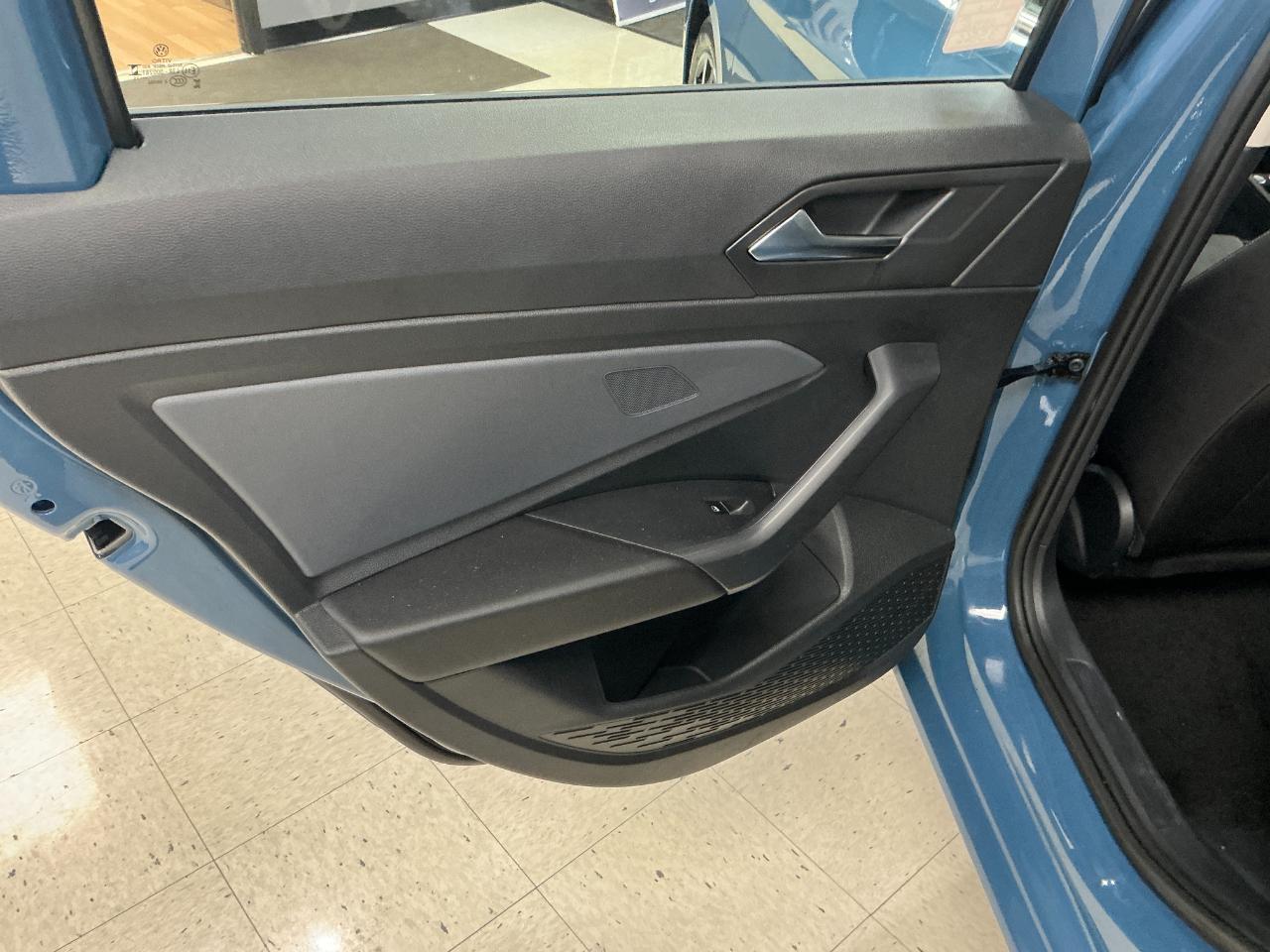 Volkswagen Jetta SE Auto 2025