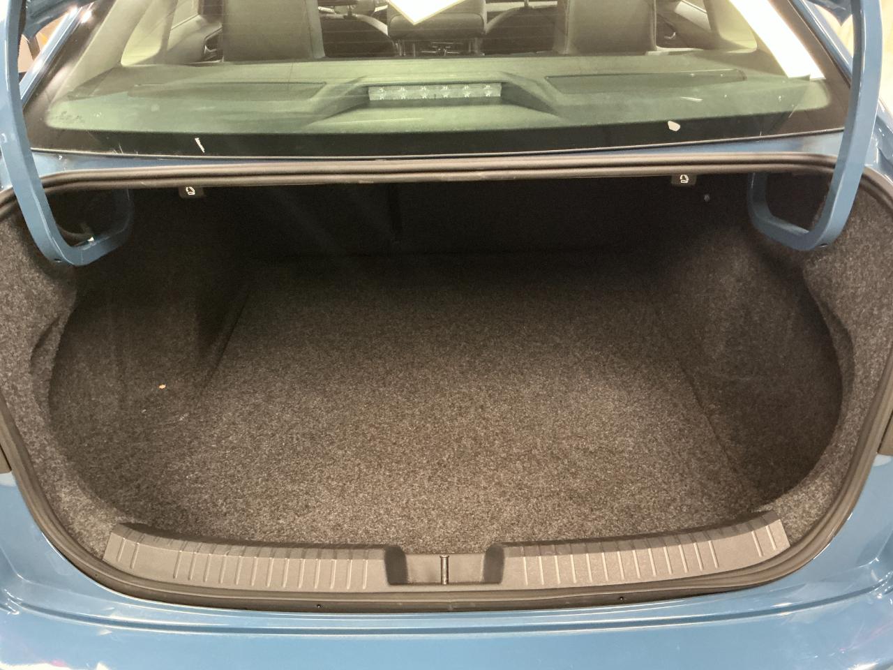 Volkswagen Jetta SE Auto 2025