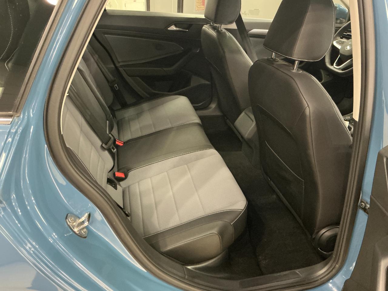 Volkswagen Jetta SE Auto 2025