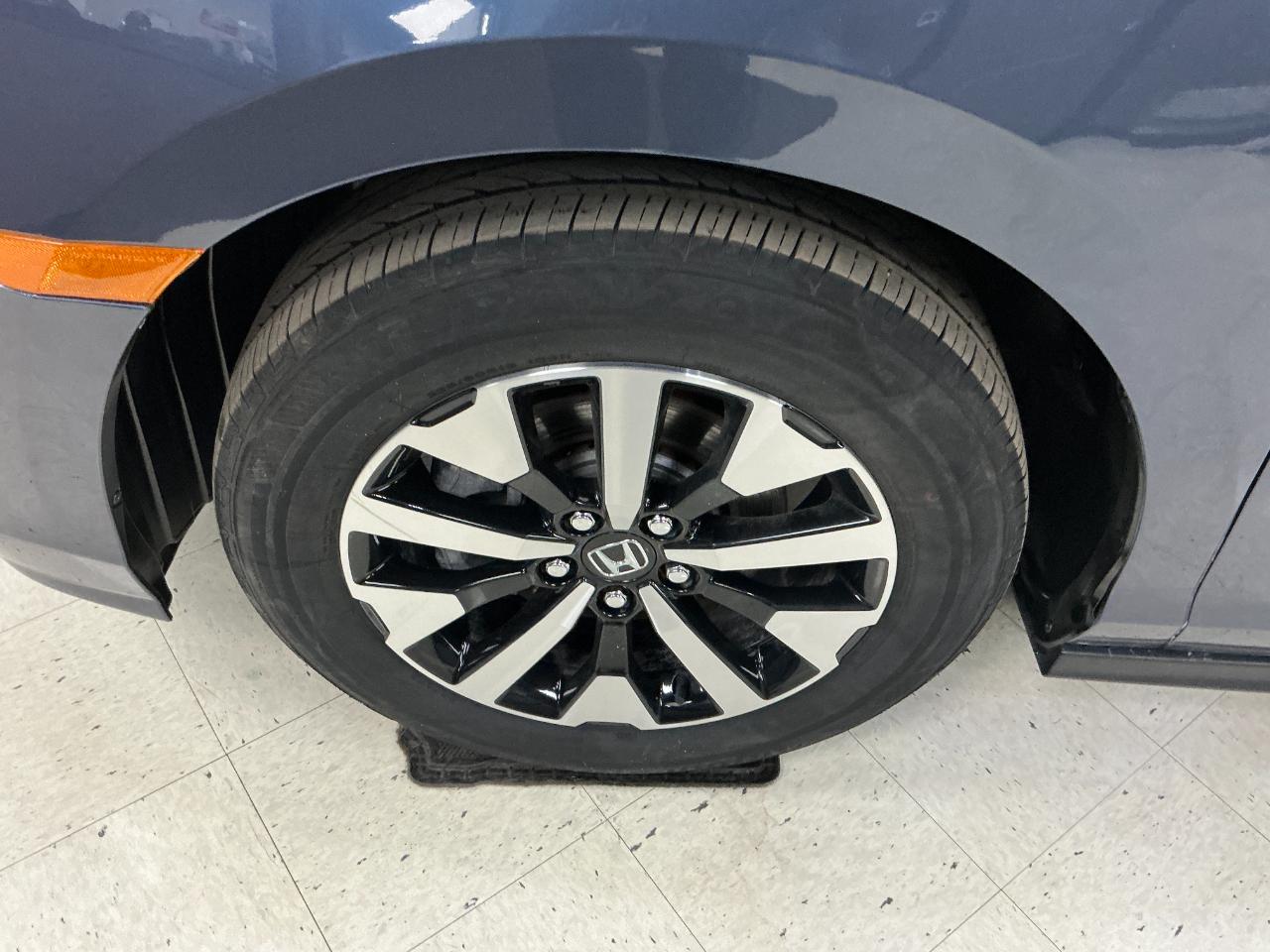 Honda Odyssey EX-L Auto 2025