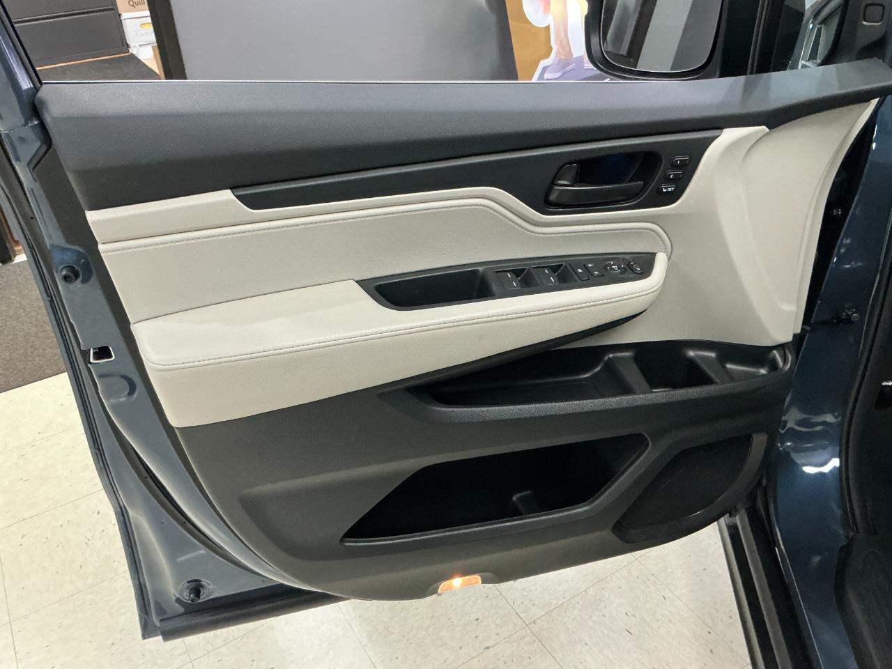 Honda Odyssey EX-L Auto 2025