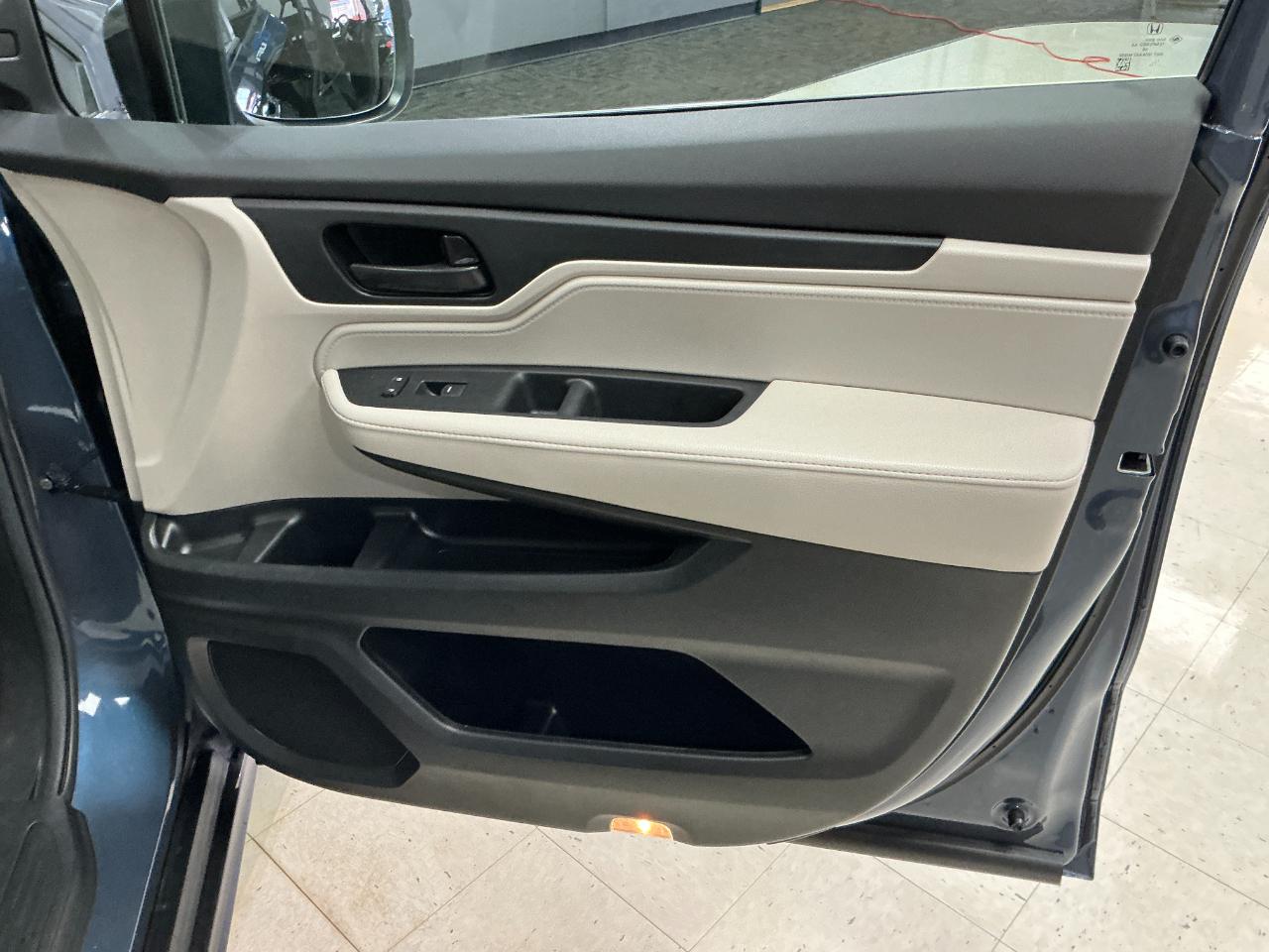 Honda Odyssey EX-L Auto 2025