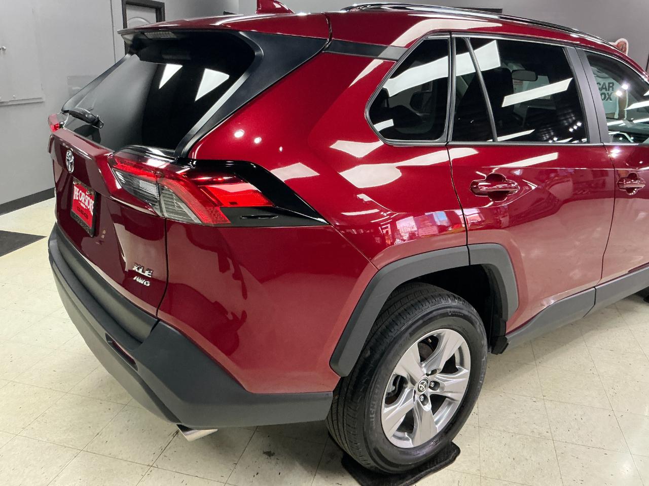 Toyota RAV4 XLE AWD (Natl) 2025
