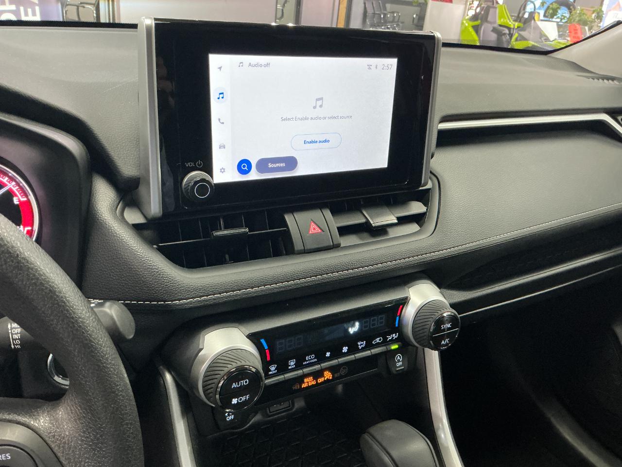 Toyota RAV4 XLE AWD (Natl) 2025