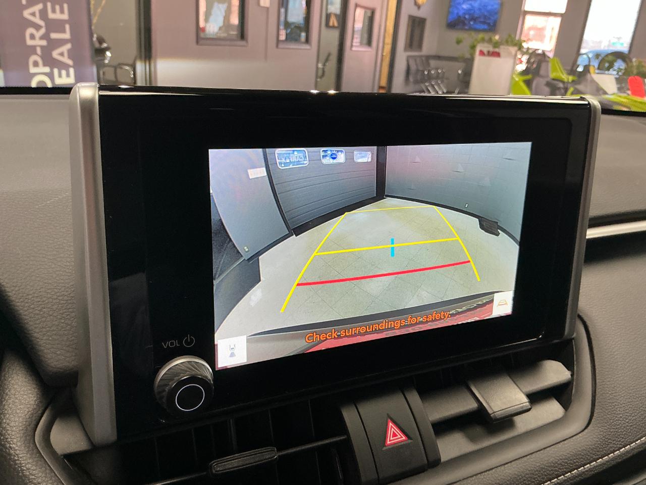 Toyota RAV4 XLE AWD (Natl) 2025