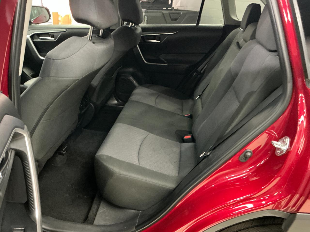 Toyota RAV4 XLE AWD (Natl) 2025