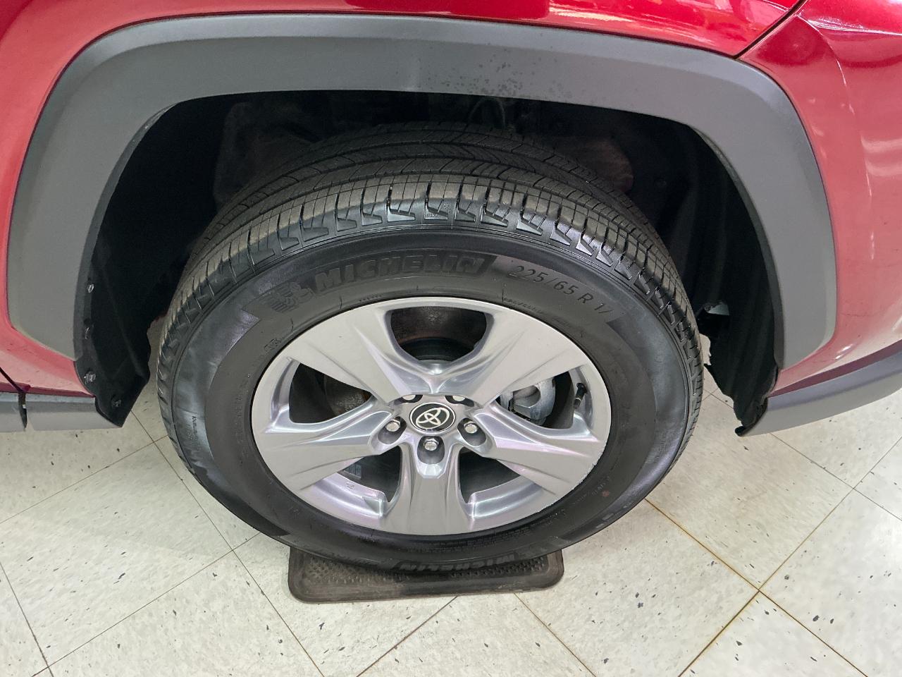 Toyota RAV4 XLE AWD (Natl) 2025