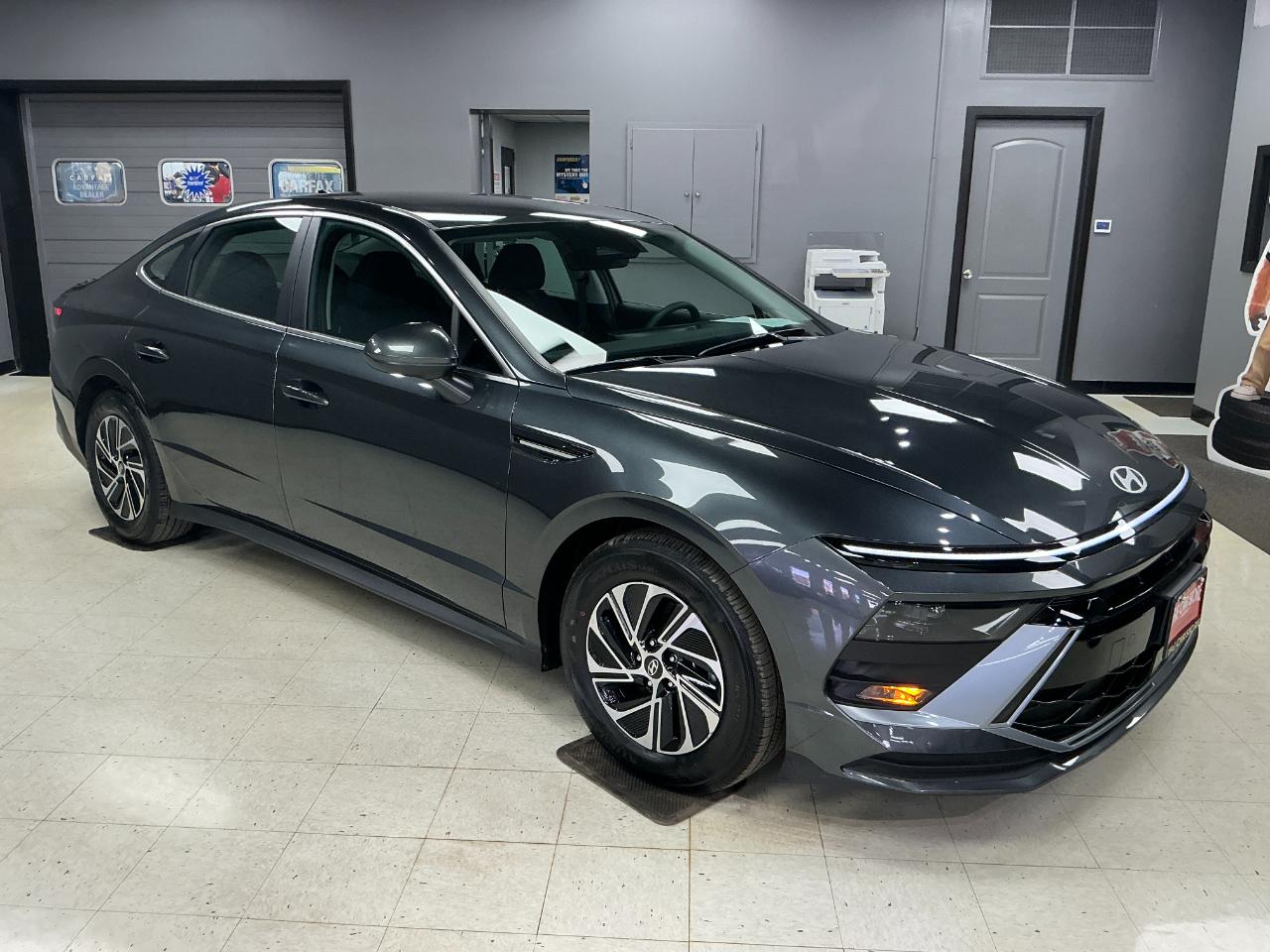 Hyundai Sonata Hybrid Blue FWD 2026
