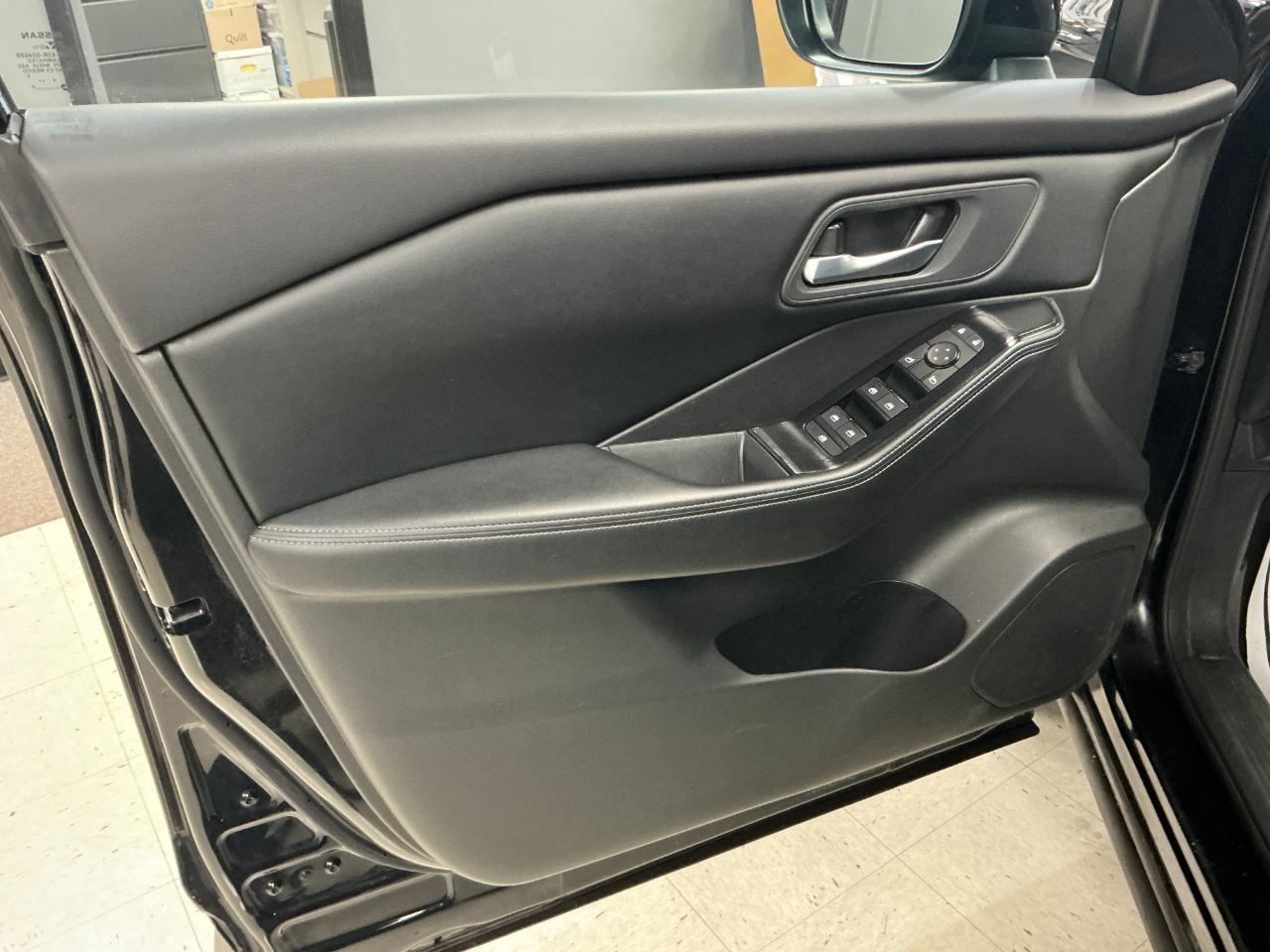 Nissan Rogue AWD SV 2025